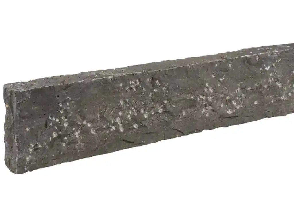 Randstein Basalt schwarz gespitzt