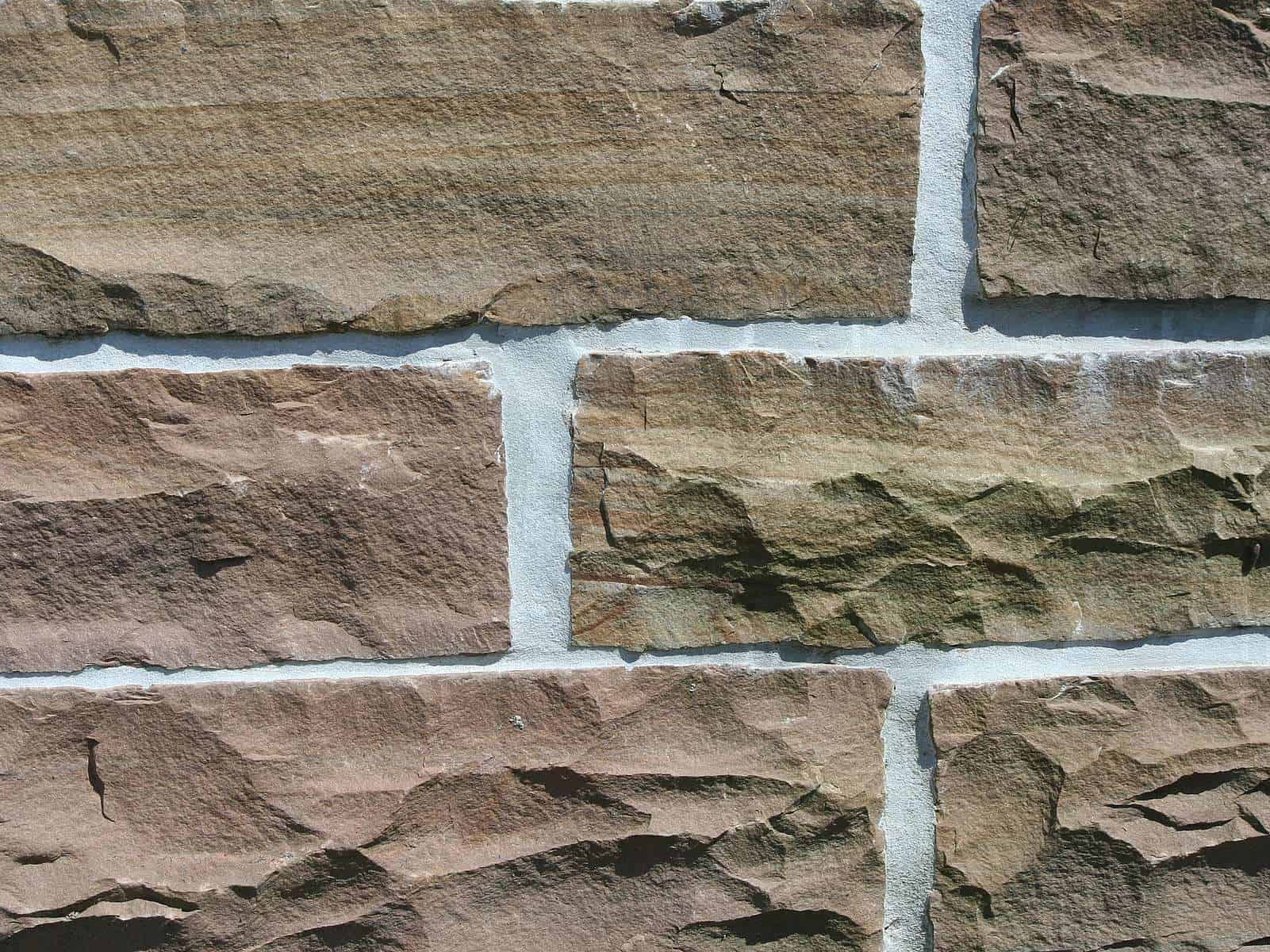 Steinmauer Toskana Sandstein gespalten